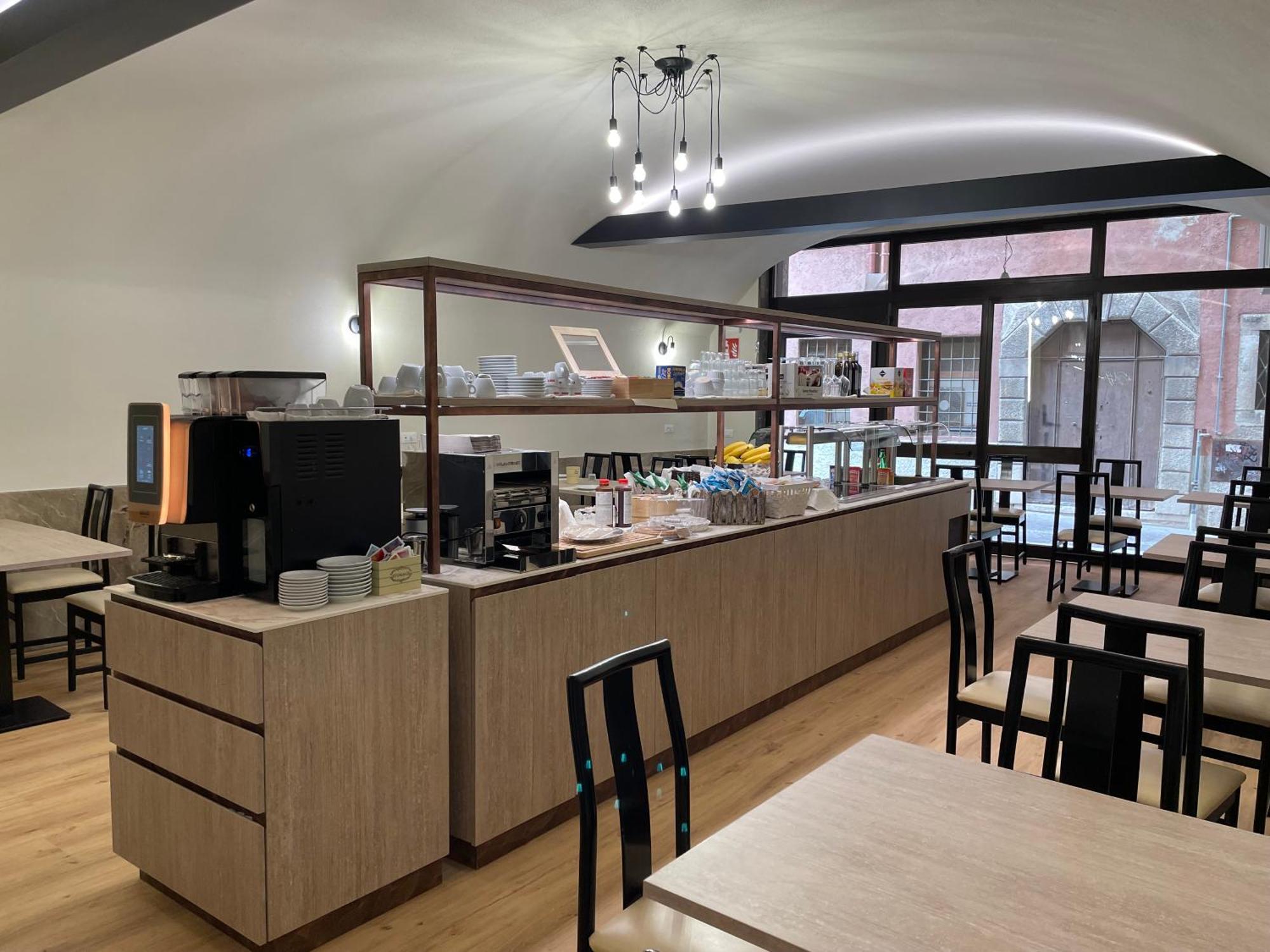 Hotel Central Giacomini ซาโล ภายนอก รูปภาพ