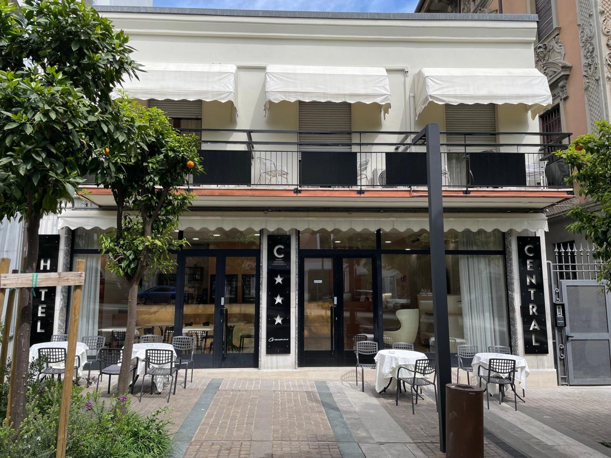 Hotel Central Giacomini ซาโล ภายนอก รูปภาพ