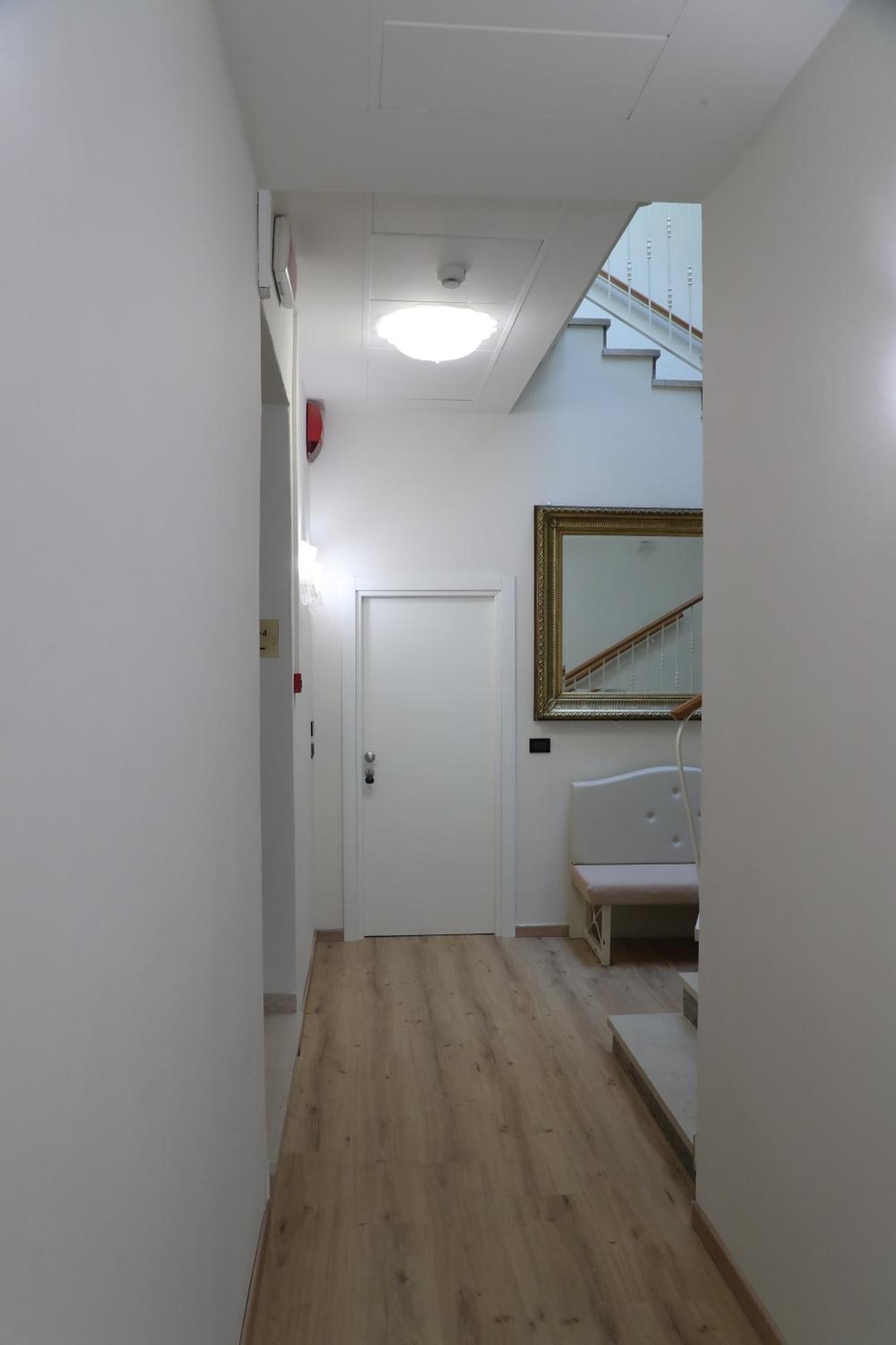 Hotel Central Giacomini ซาโล ภายนอก รูปภาพ