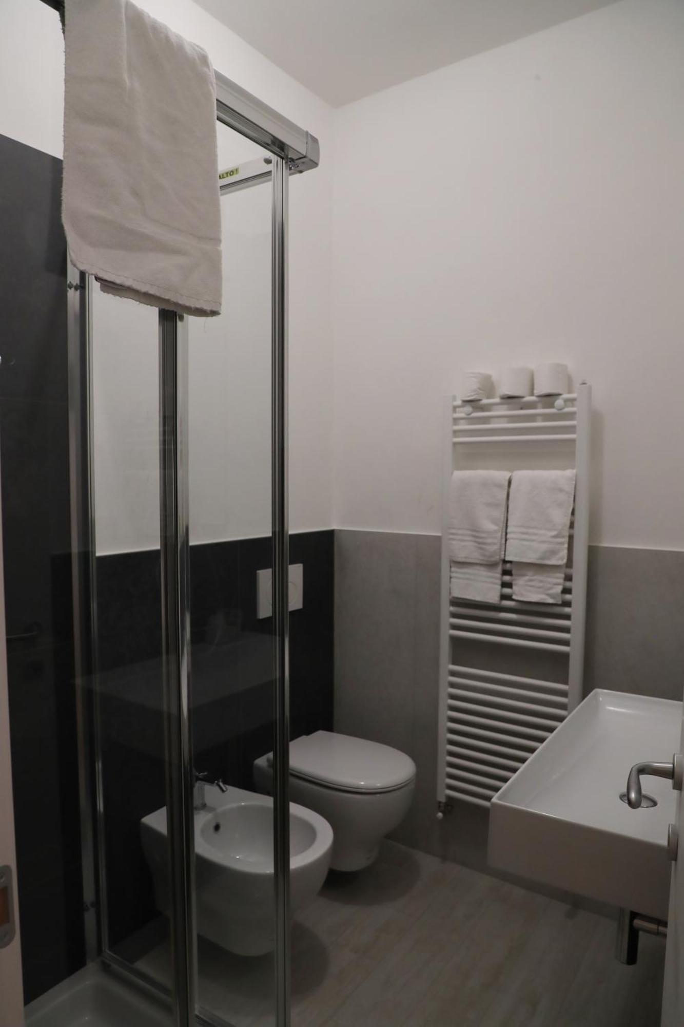 Hotel Central Giacomini ซาโล ภายนอก รูปภาพ