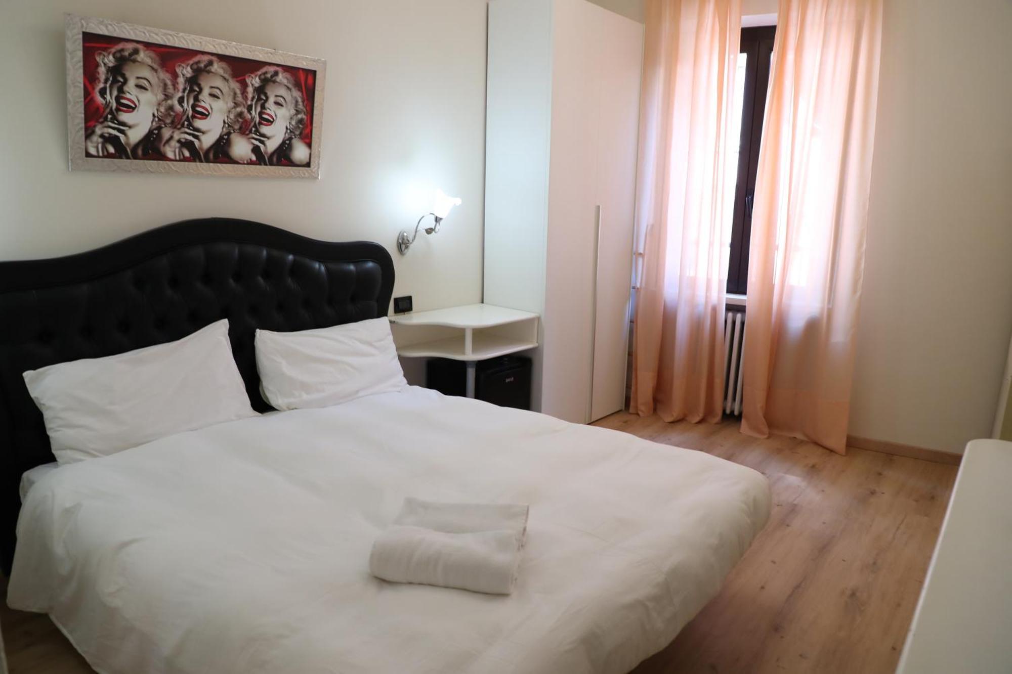 Hotel Central Giacomini ซาโล ภายนอก รูปภาพ