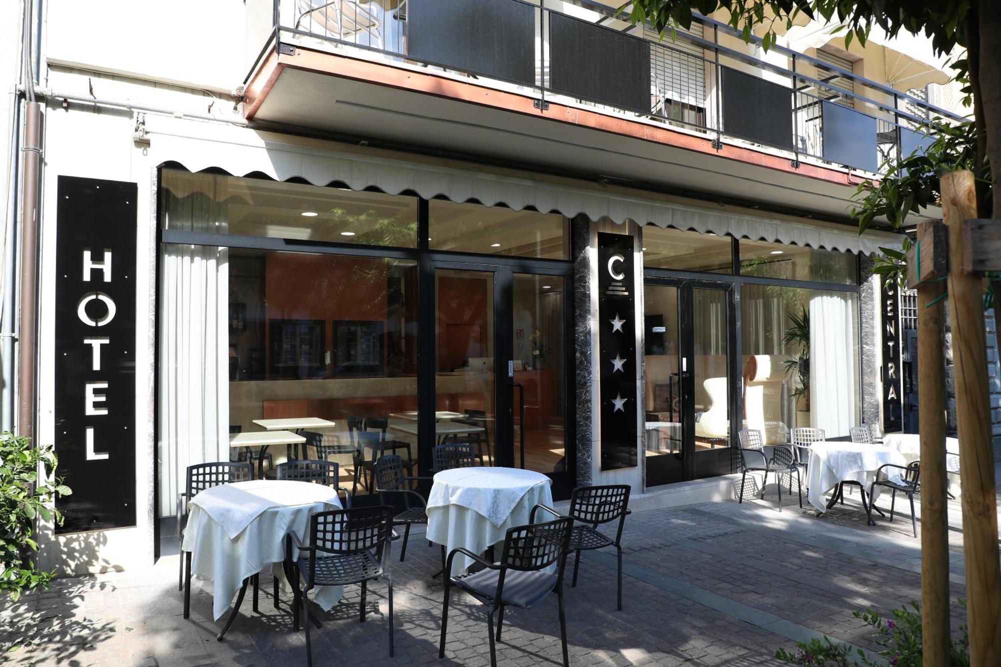 Hotel Central Giacomini ซาโล ภายนอก รูปภาพ