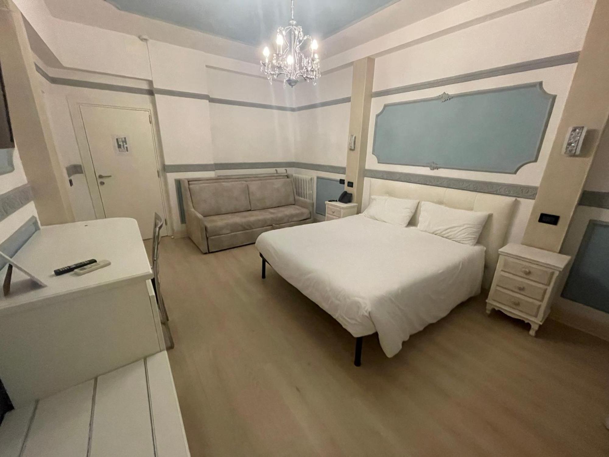 Hotel Central Giacomini ซาโล ภายนอก รูปภาพ