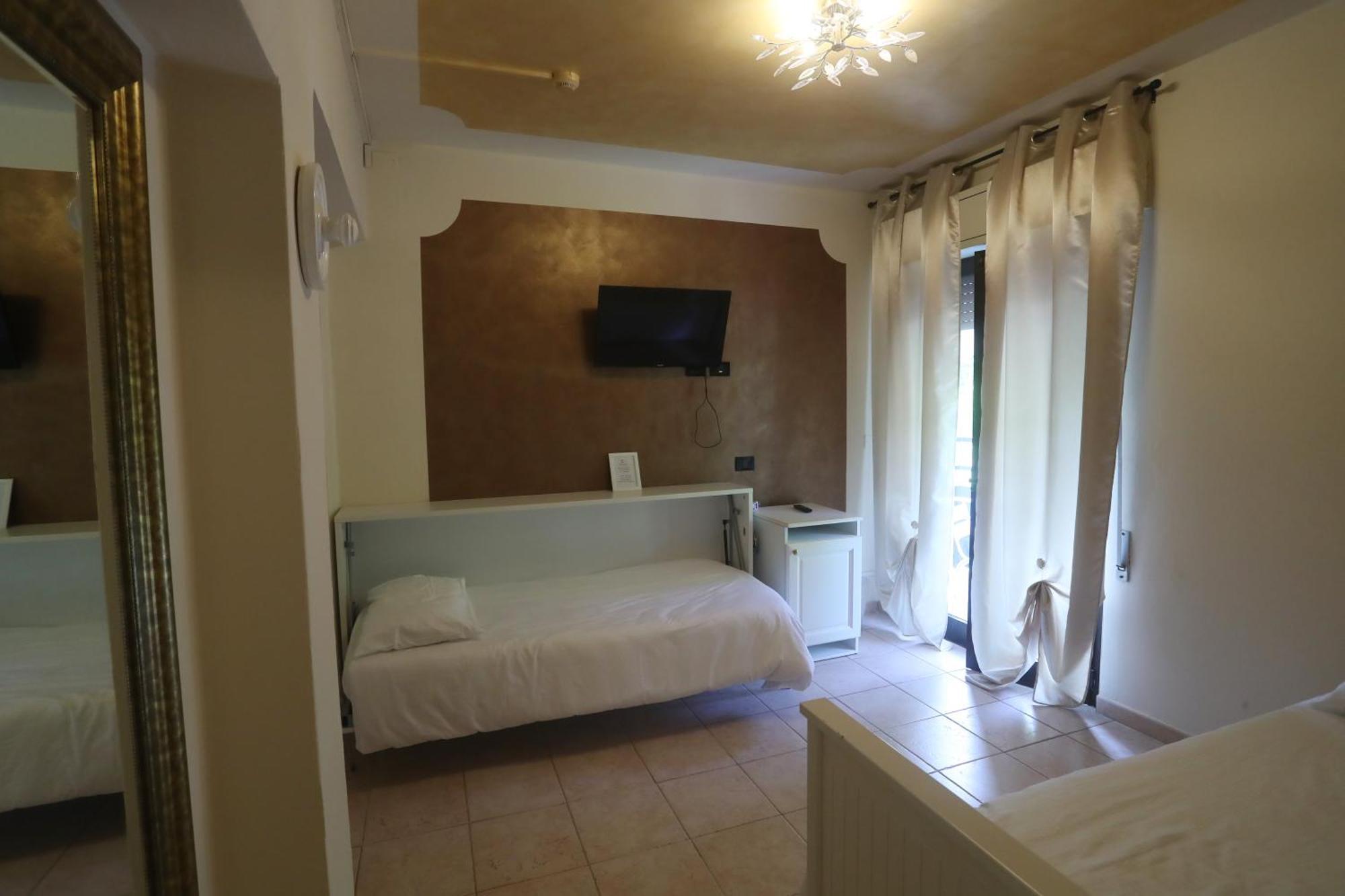 Hotel Central Giacomini ซาโล ภายนอก รูปภาพ