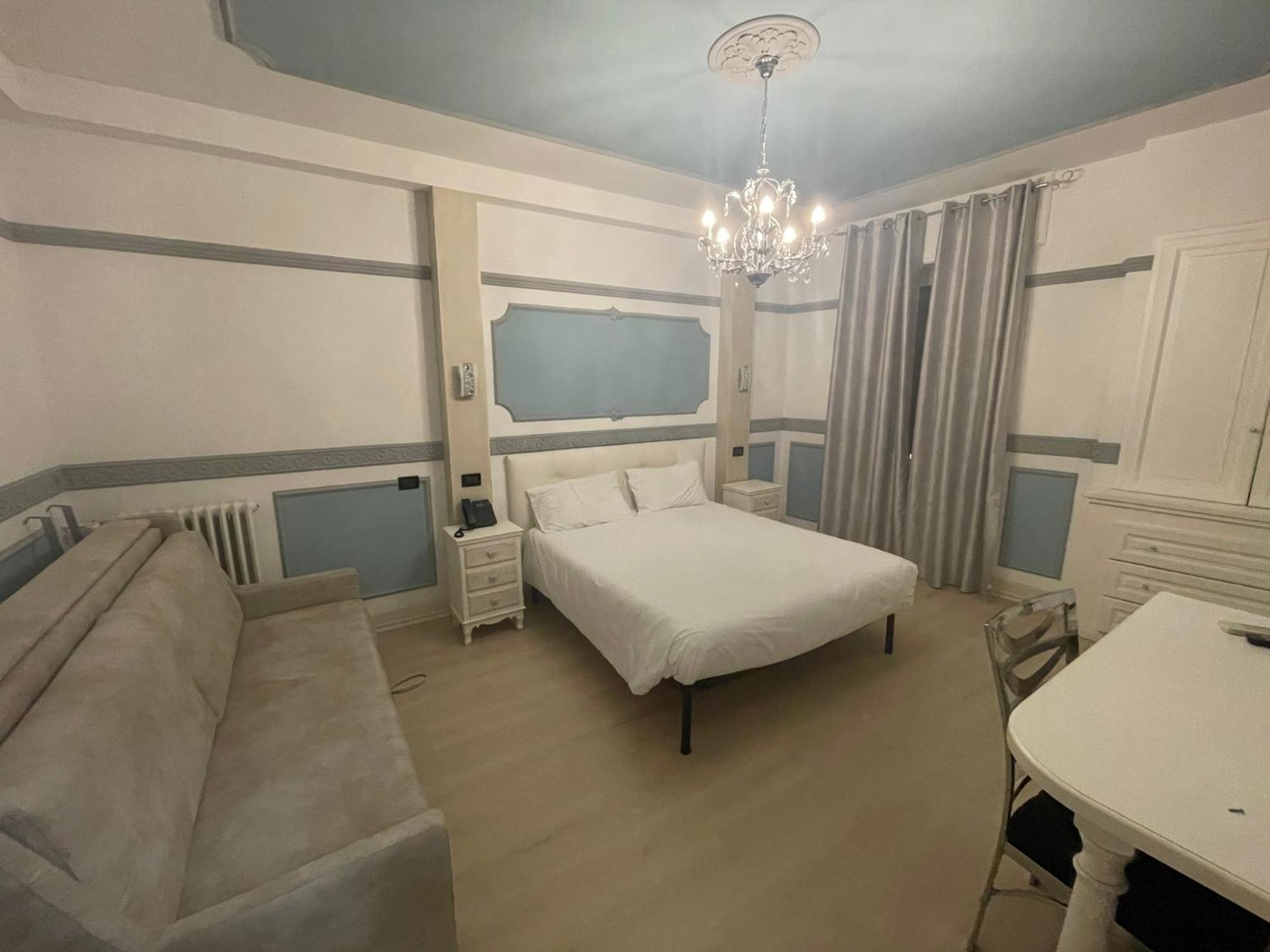 Hotel Central Giacomini ซาโล ภายนอก รูปภาพ