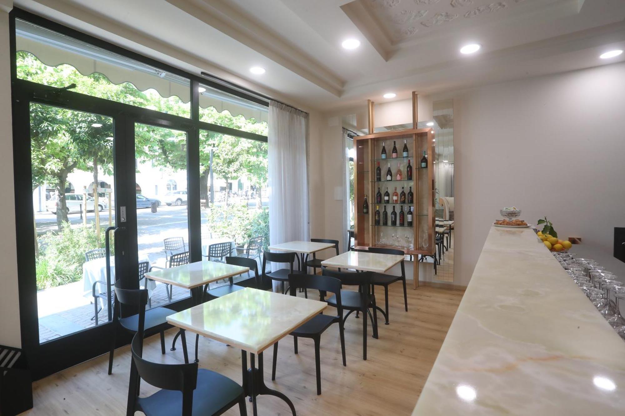Hotel Central Giacomini ซาโล ภายนอก รูปภาพ