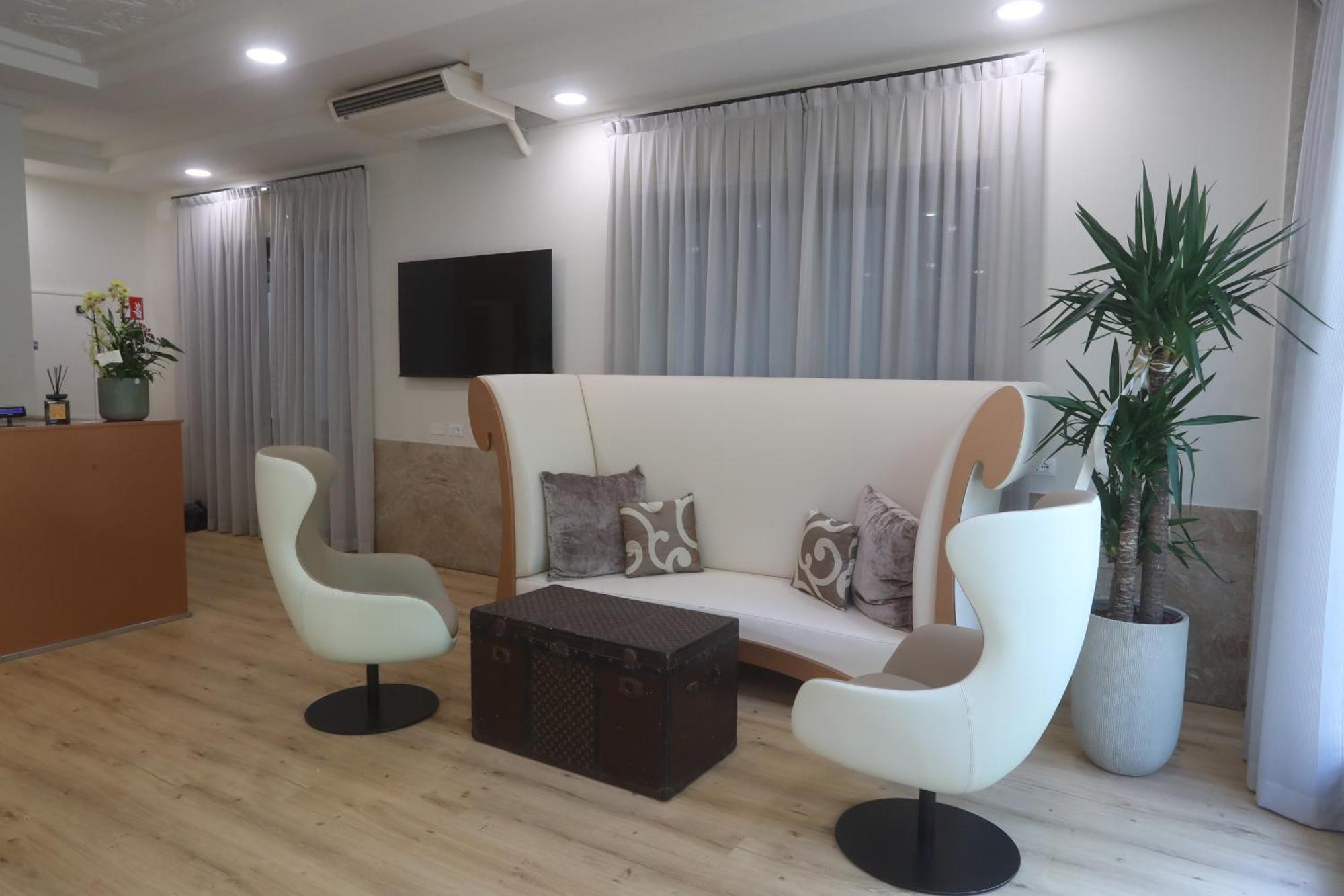 Hotel Central Giacomini ซาโล ภายนอก รูปภาพ