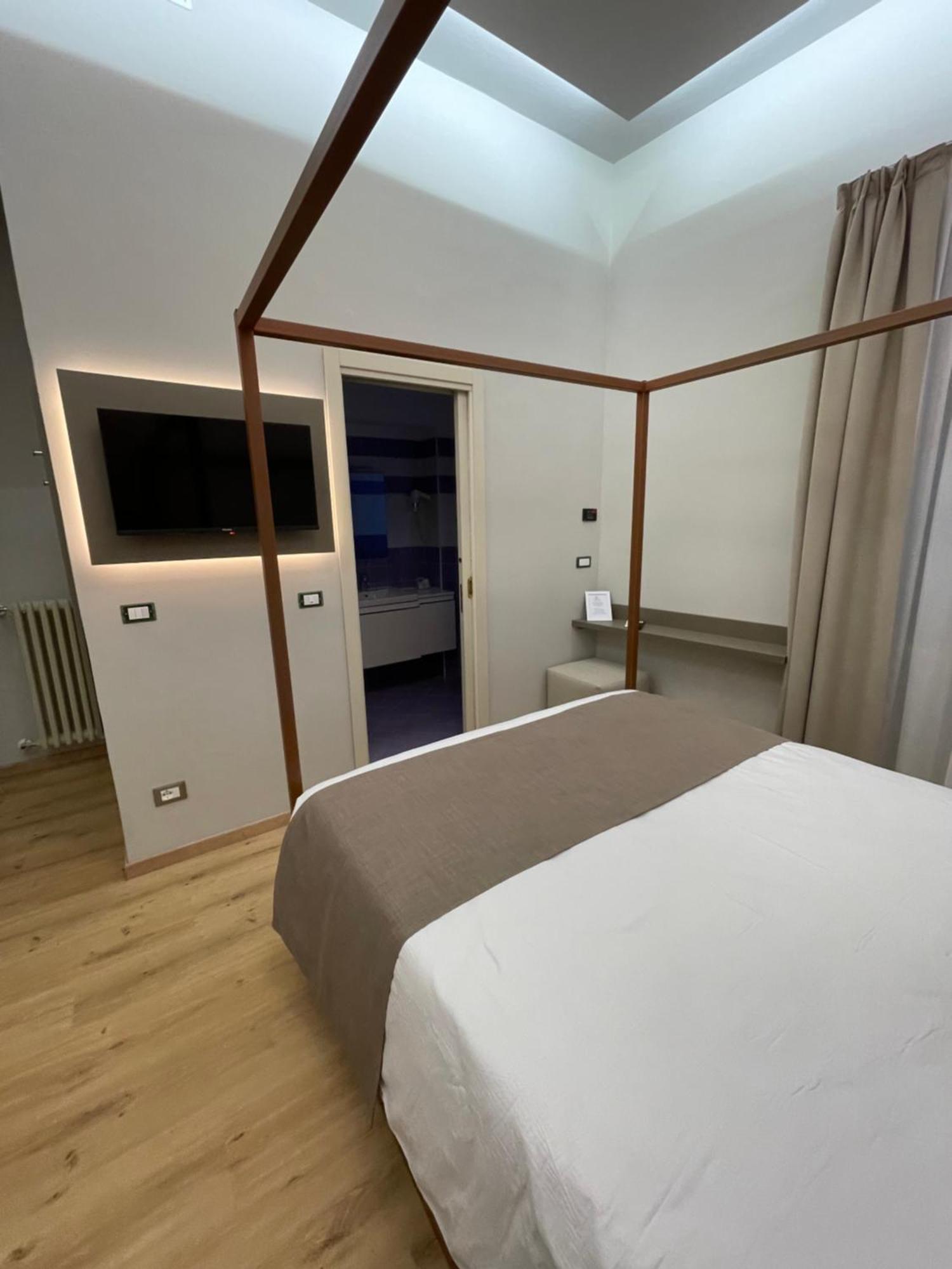 Hotel Central Giacomini ซาโล ภายนอก รูปภาพ